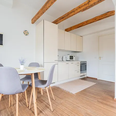 Yoga City Center Apartment